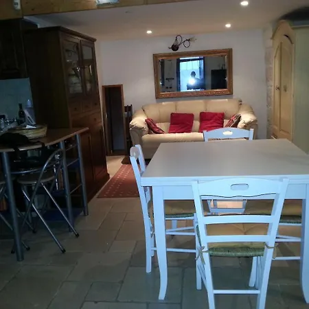 Casa Debora بيت للعطل *