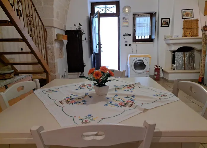 Casa Debora 펜션 오스투니